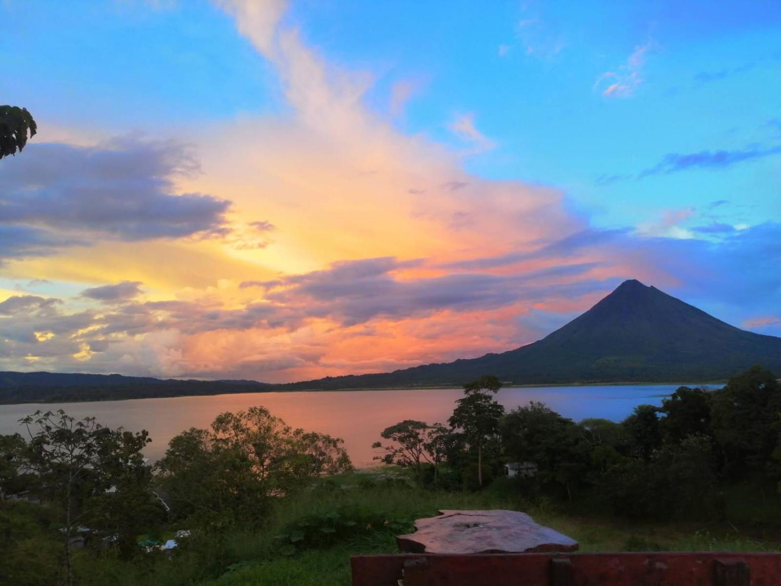 Sunset Inn La Fortuna Exterior photo